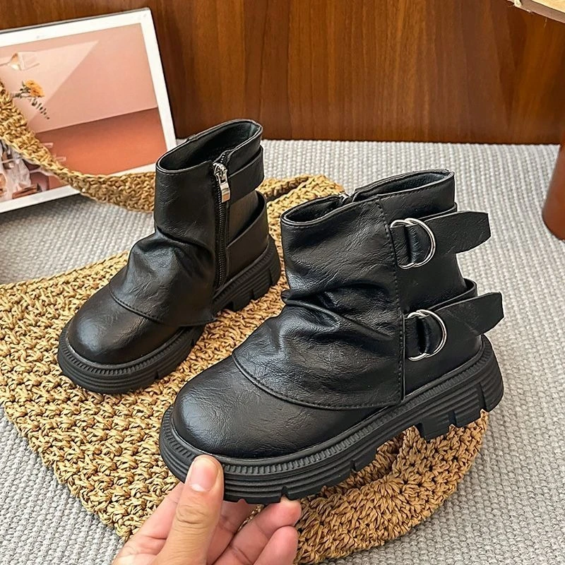 

Girls Winter Boots 2026 Warm Cotton Leather Short Boots Princess Style Fashionable Cozy Kids Footwear