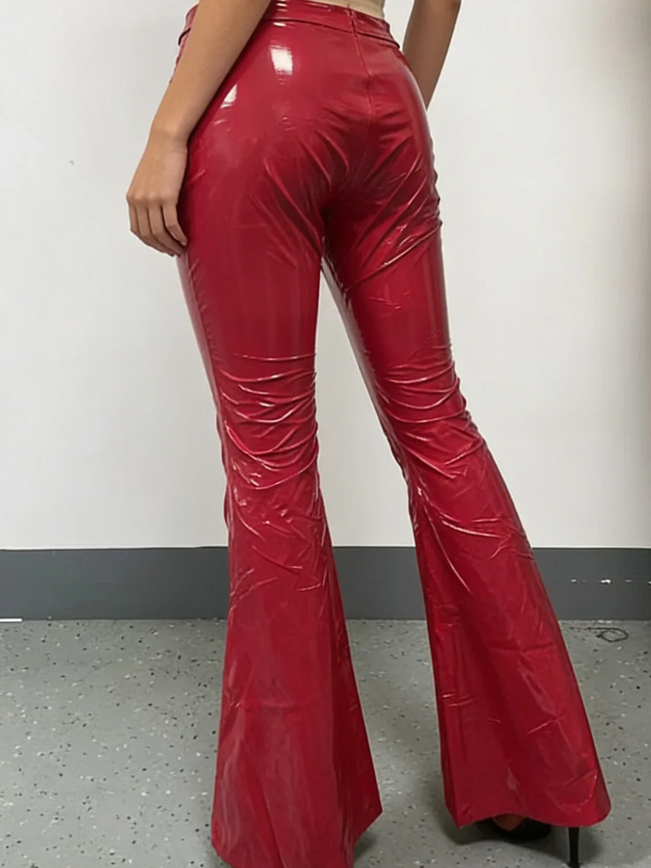 Damen Schwarze Lackleder-Schlaghose mit Hoher Taille, Glänzende Bell-Bottom PU-Hose, Schmal Geschnitten, Sexy Clubwear Party Y2K Streetwear – Detail 6