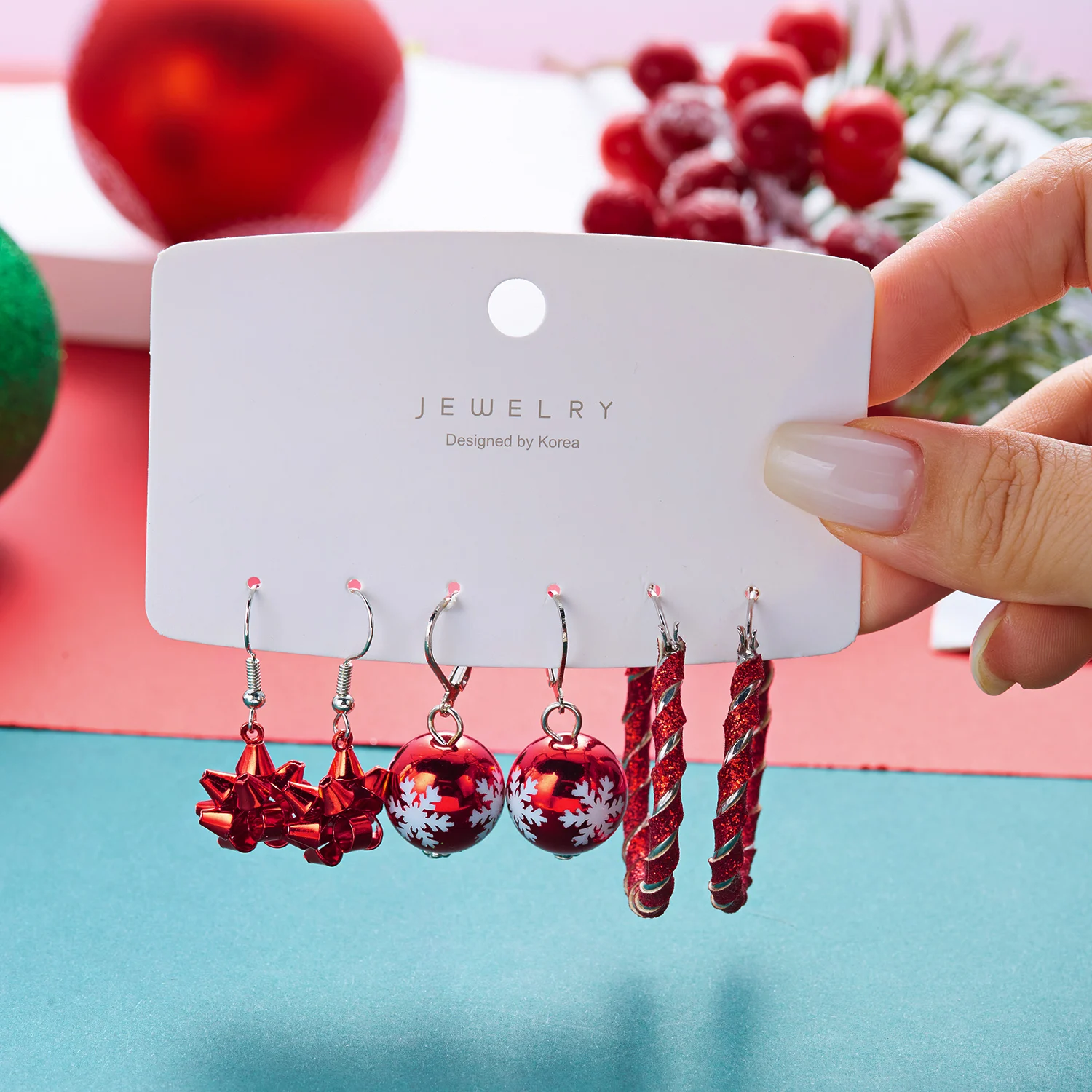 6-teiliges Weihnachts-Ohrringe-Set mit bunten Bändern und Schneeflocken für Damen, Harz-Kugel-Ohrringe, Neujahrs-Festtags-Schmuckgeschenk – Detail 2