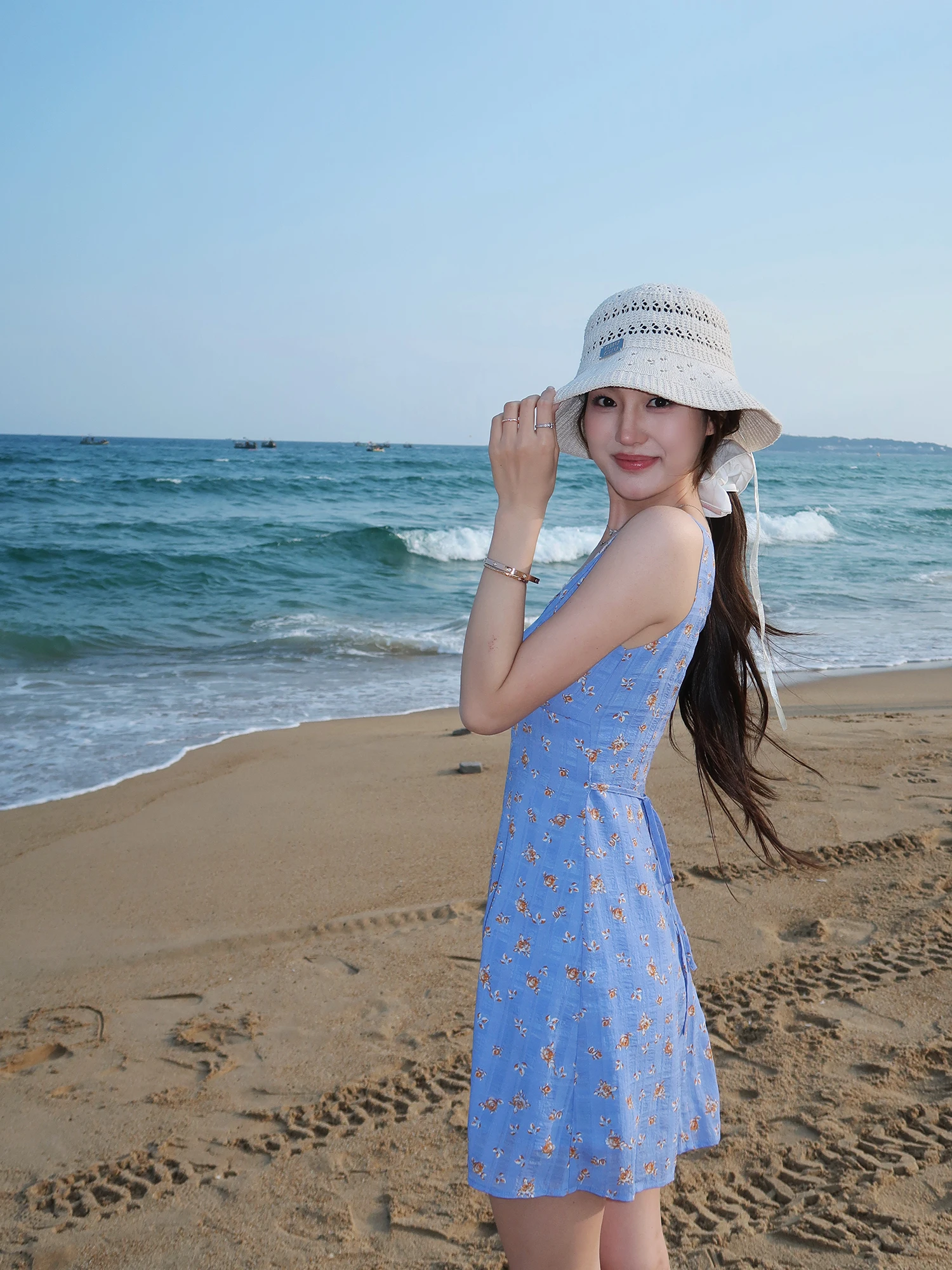 

Pusumede Summer Floral V-neck Chiffon Dress Women's Ruffle Waist Short Skirt Loose Style No-sleeve Waist-cinching Casual Dress