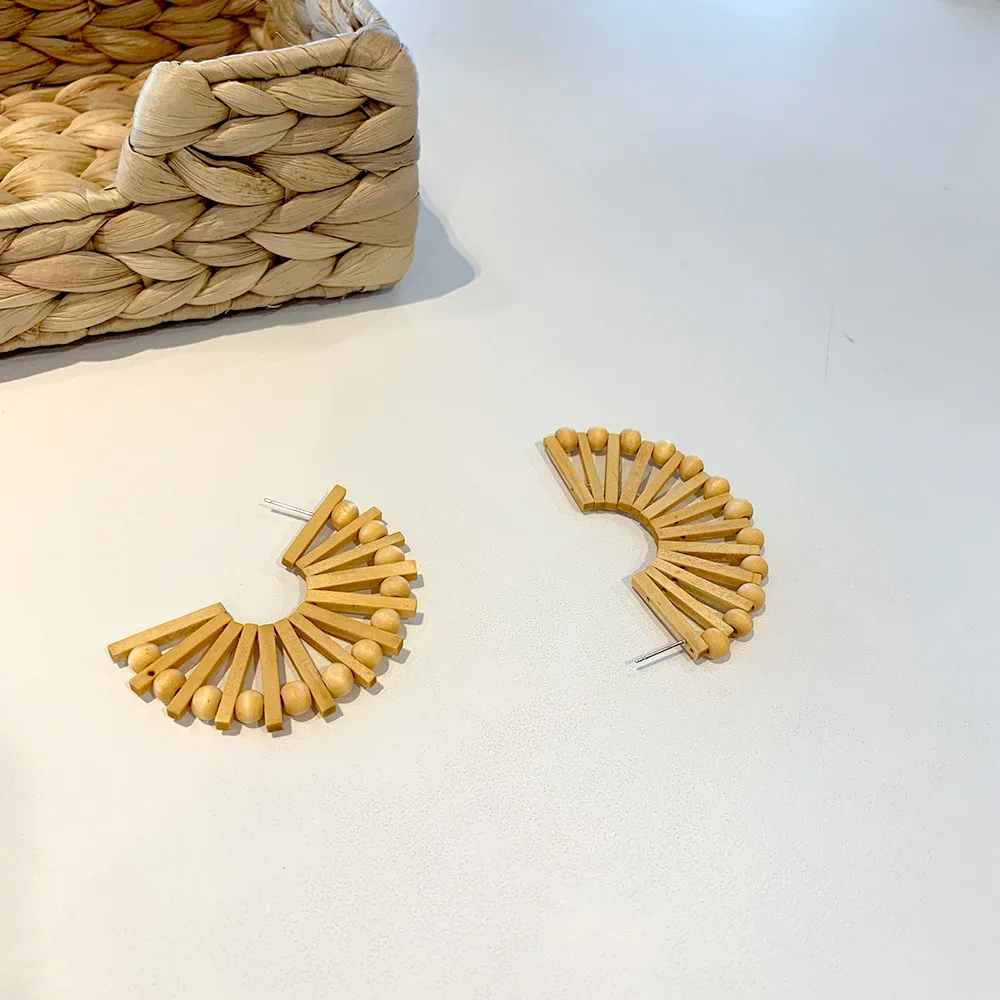 New Fashion Korea Handmade Geometric Round Wooden Big Summer Beach Rattan Straw Weave Drop Earrings for Women Jewelry Wholesale