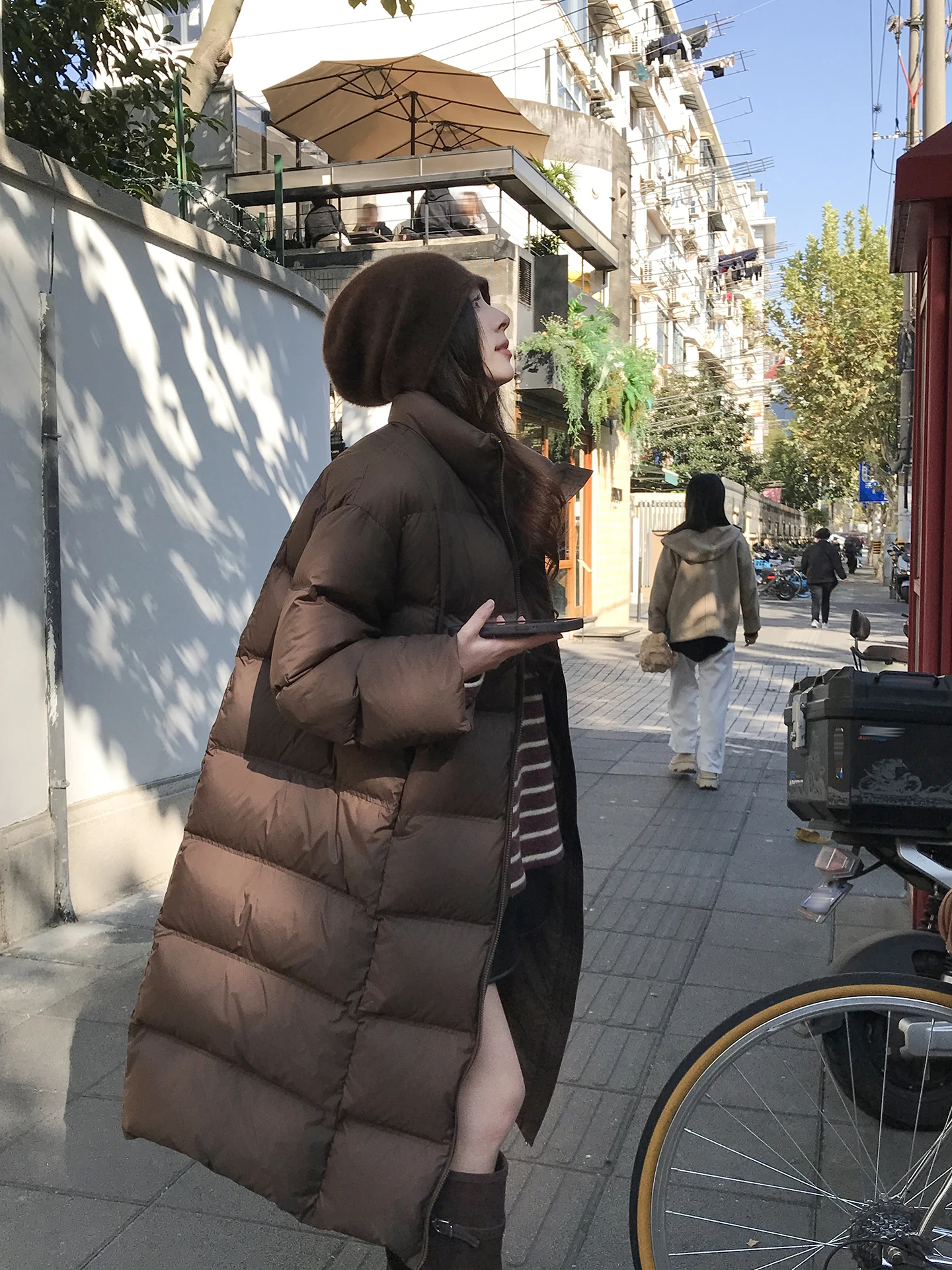 

Утепленная куртка-пуховик Aboutpoem 90 White Du Down, свободного кроя, с длинными рукавами, комфортная, для повседневной носки, теплая, из полиэфирного волокна, на молнии