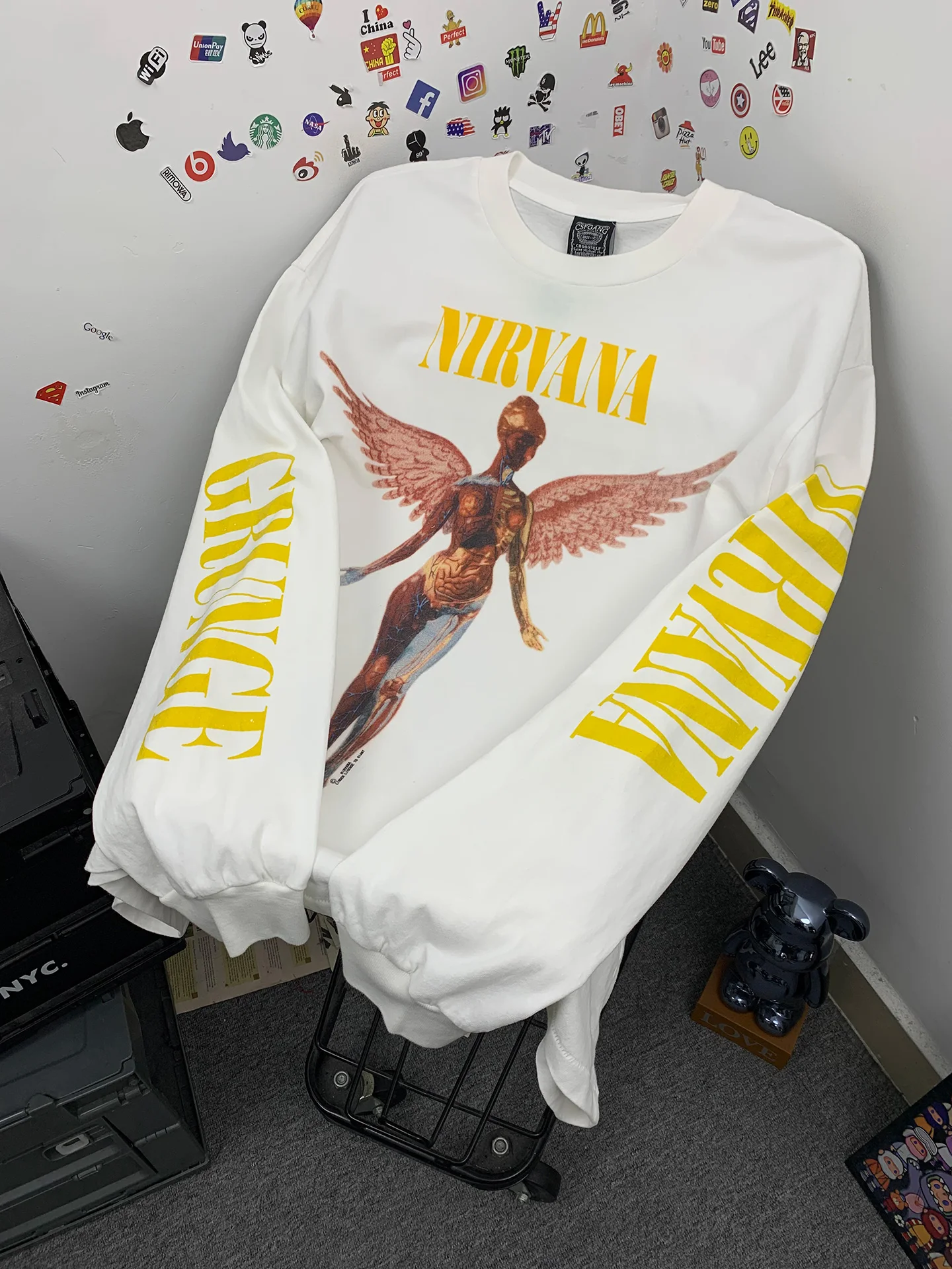 Vintage Washed Long Sleeve T-Shirt Men's Angel Wings Print Loose Fit Rock Band Tee Breathable Casual Style Cotton Tee
