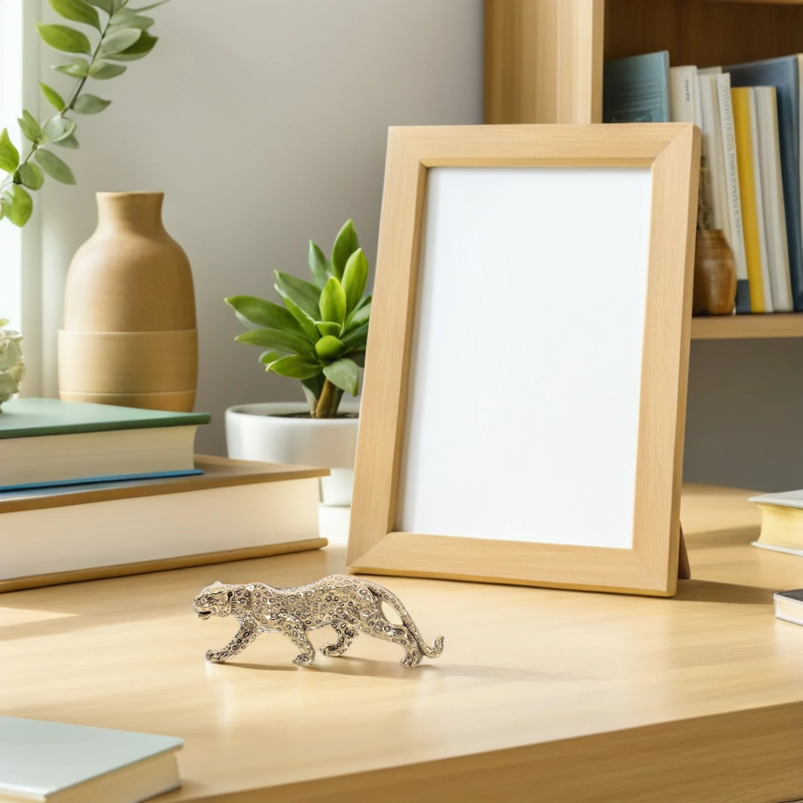 

2Pcs Brass Leopard Sculpture Retro Desktop Ornament Feng Shui Animal Decor Vintage Leopard Statue for Home Office Decoration