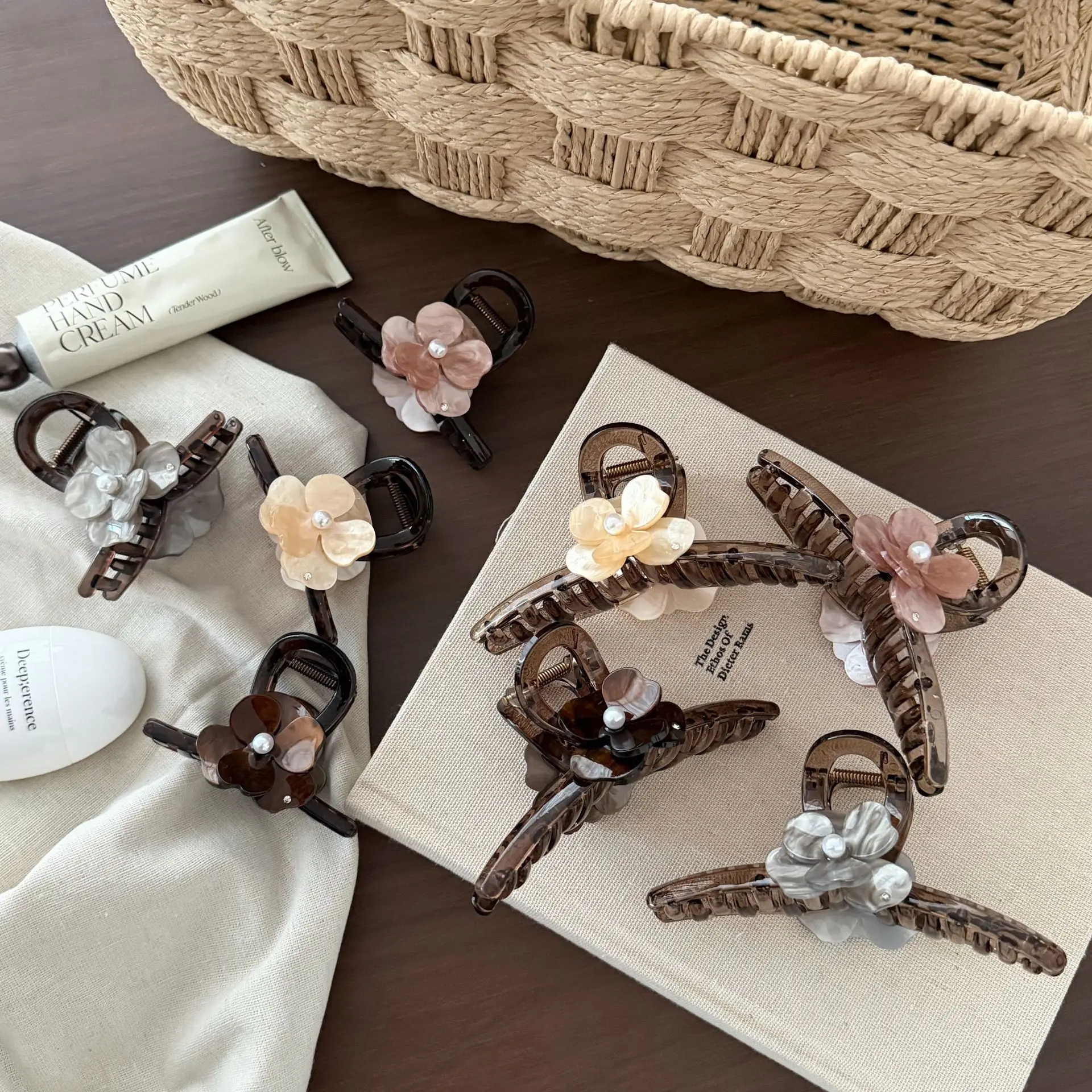 

Premium Acrylic Flower Shark Hair Claw for Back of Head Updo Elegant Daily Use High Quality Hair Clip for Women Hair Clips