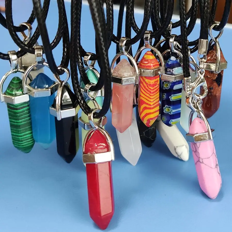 Großhandel 30 Stück Sortierte Heilende Chakra-Kugelstein-Kreuzanhänger Halsketten für Männer und Frauen Trendiger Schmuck – Detail 2