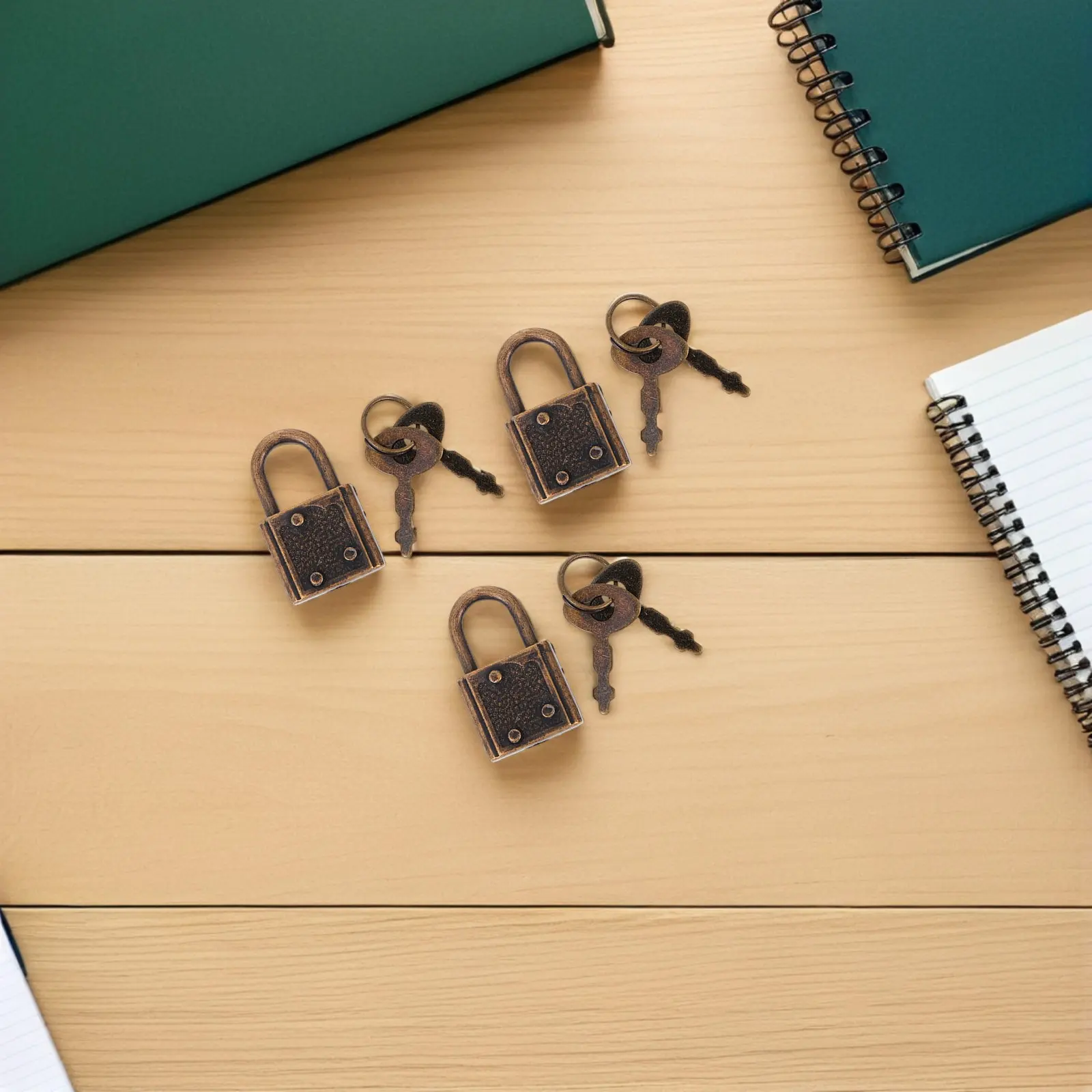 

30Pcs Bronze Mini Padlock Vintage Keyed Lock for Luggage Gym Locker Toolbox Wooden Box Treasure Diary Book Travel Use