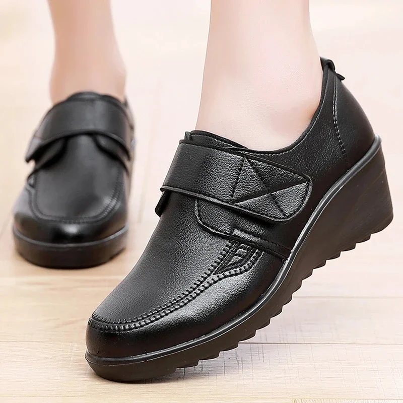 Spring Autumn New Women\'s Single Shoes Wedges Soft Sole Comfortable Large Size Mother\'s Leather High Heels Shoes