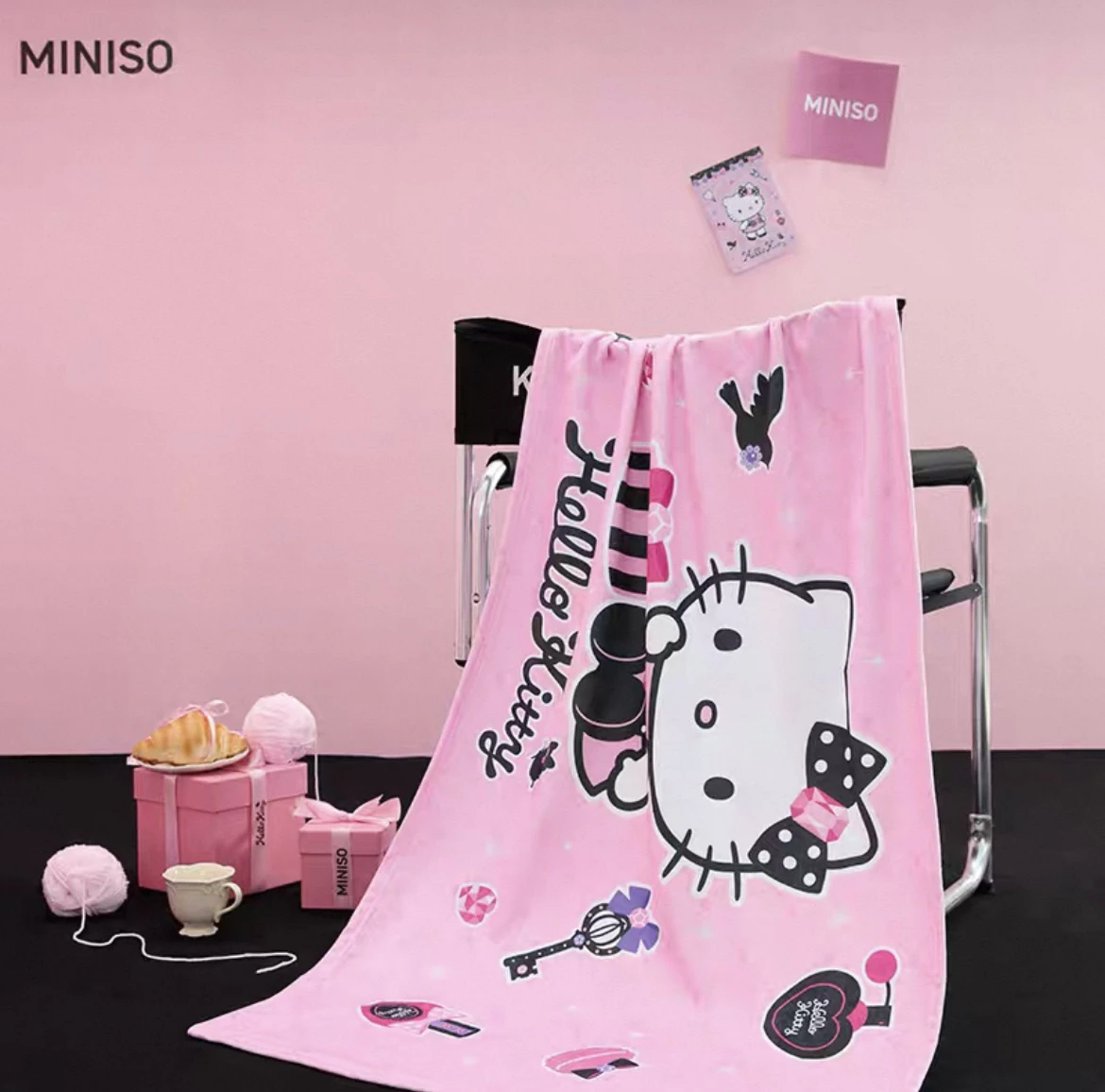 

Hello Kitty Shiny Party Blanket Glitter Plush Throw Soft Cozy Flannel Bedside Couch Decor for Kids Women Gift