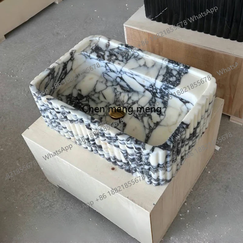 

Стильная столешница для виллы: элегантная современная раковина из мрамора Calacatta Viola для ванной комнаты