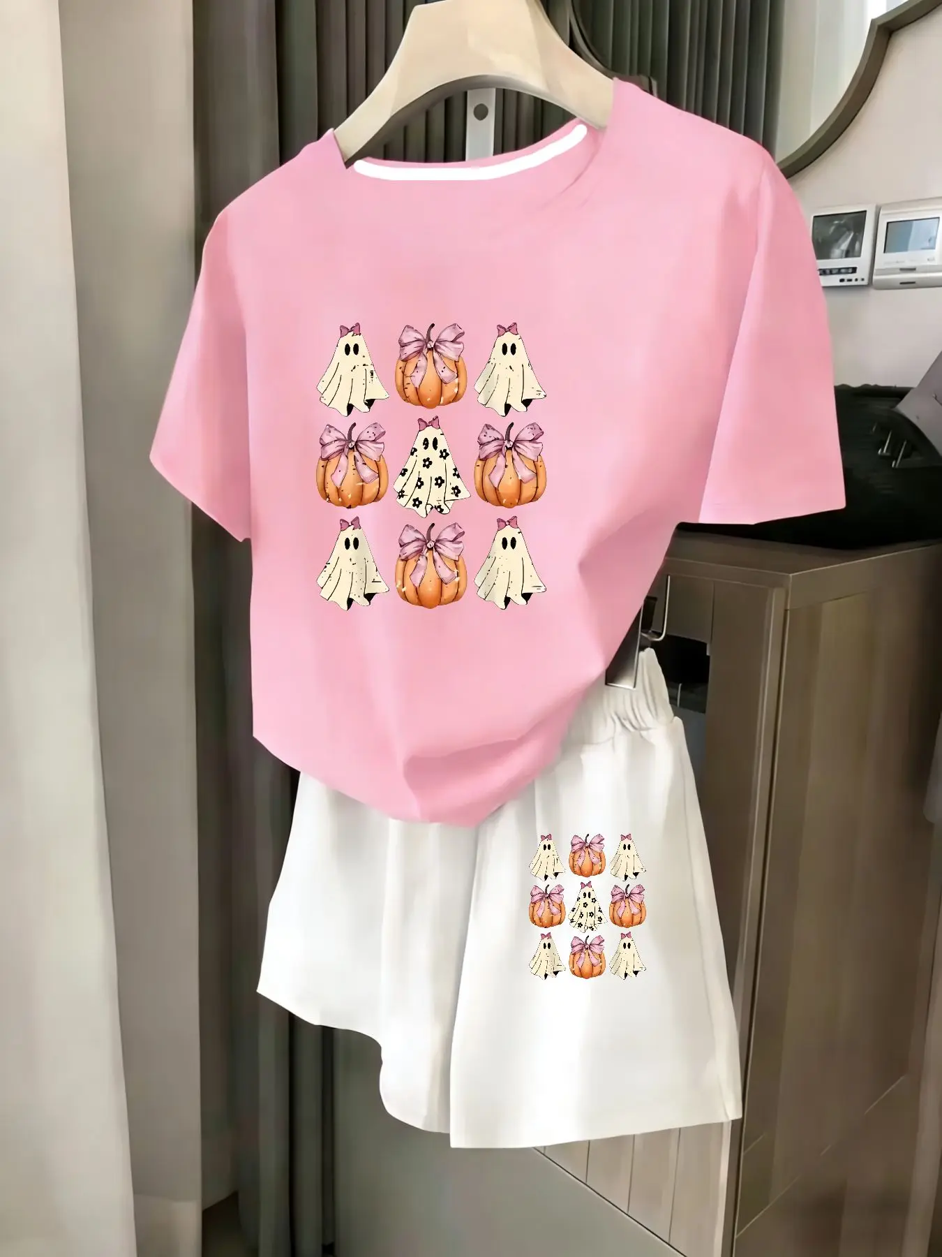 

Женский комплект из 2 предметов, летний комплект для пляжного отдыха, повседневная футболка с круглым вырезом и короткими рукавами, шорты с эластичной резинкой на талии, удобный костюм