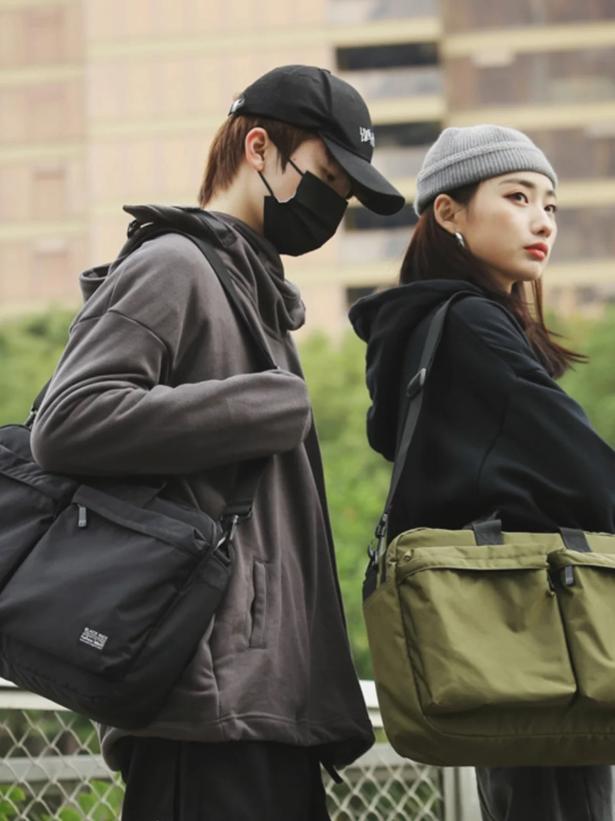 

New Faionable Large Capaci Nylon Workwear Bag Single oulder Crossbody Bag for Men Casual Leisure Book Bag for Women