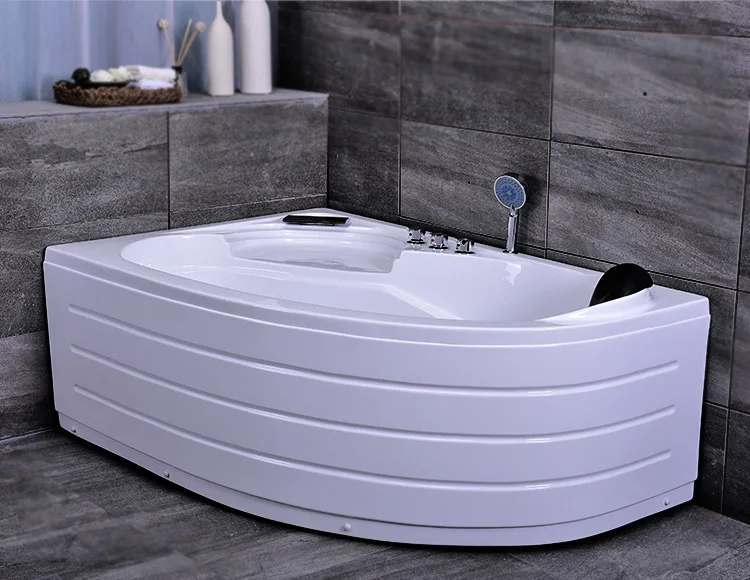 acrylic bathtub, triangular fan-shaped independen surfing Jacuzzi, wholesale from the manufacturer.