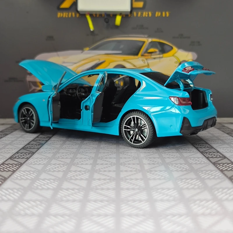 1/24 simulation BMW 325li alloy car model doors and the front hood and trunk door can be opened  Sound and light feedback car