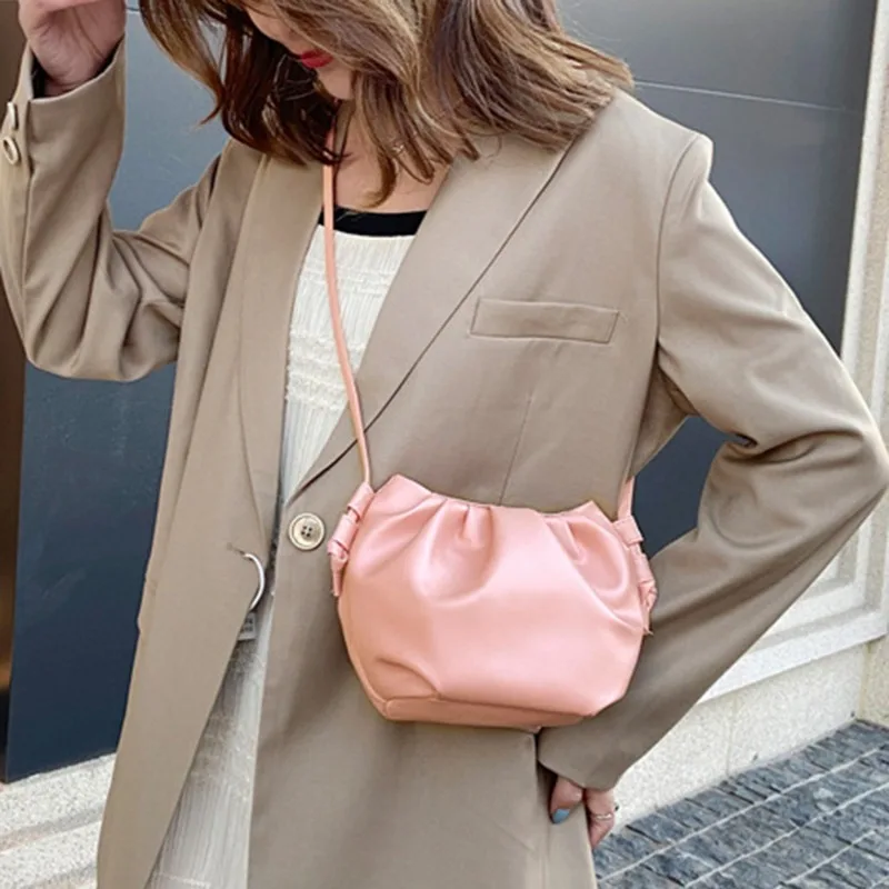 Women Solid Color Shoulder Bag New Fashion Niche Design Messenger Bag Female Bag Cloud Bag