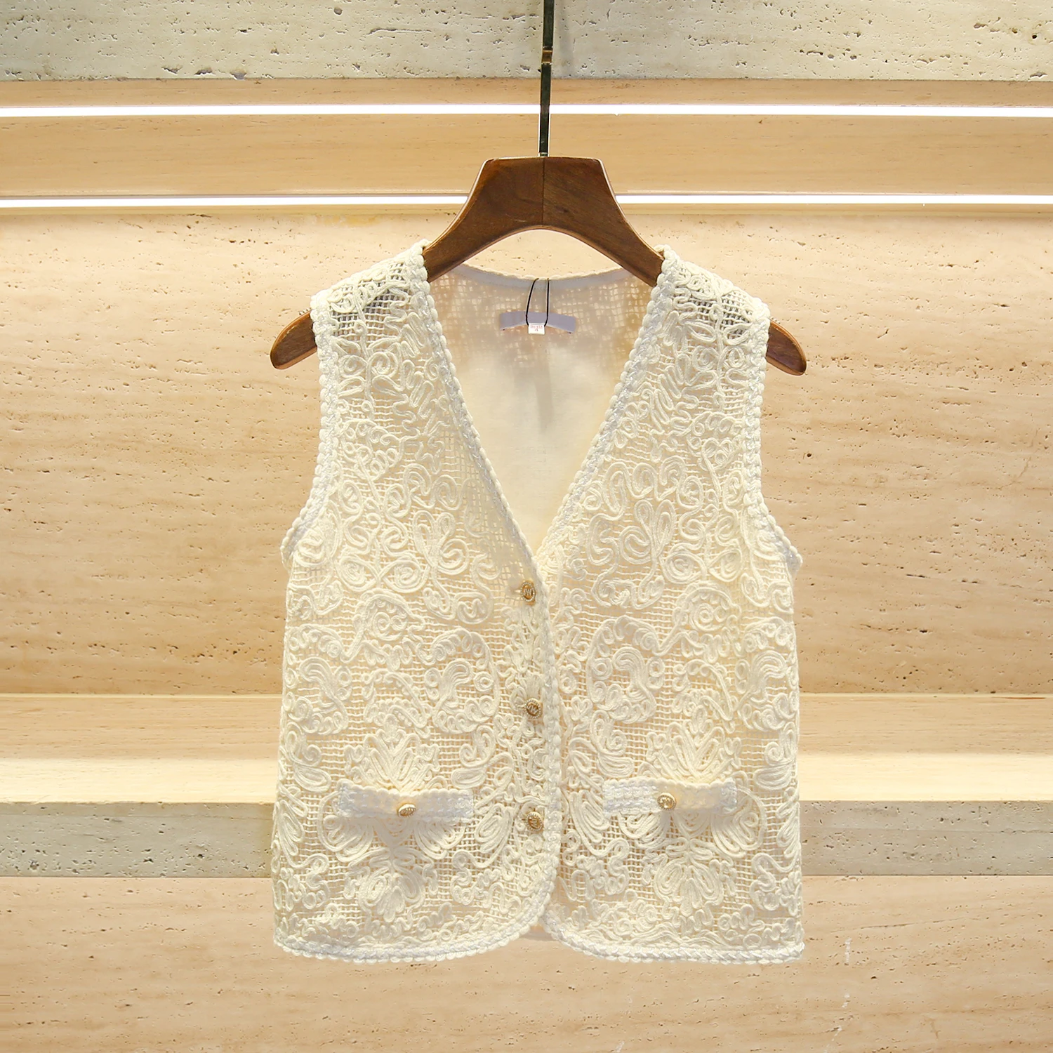 

Luxury Summer New Sle V-ne Lace Hollow out Cardigan Tank Top Women's Faion Ele Simple Match All Sles ort Length...