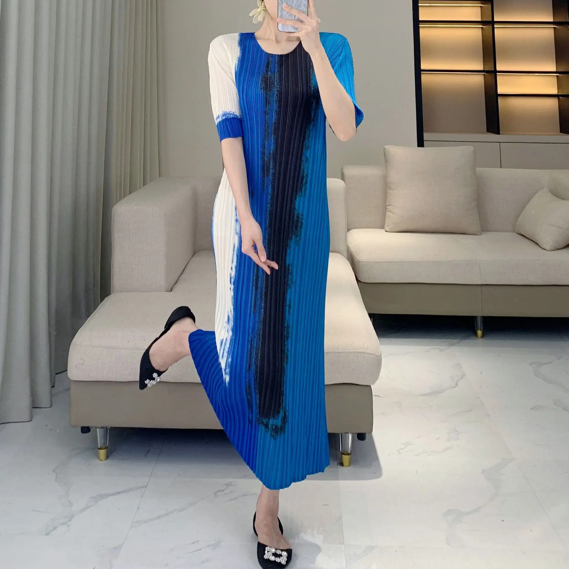 

Miyake Pleated Color-blocked Dress, Summer Round Neck Short Sleeve Loose Casual Pleated Skirt, Mid-length Fashionable Dress