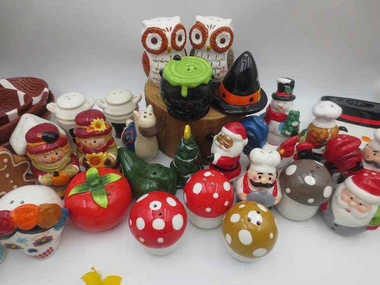 Ceramic salt and pepper shakers set (Scarecrow, gingerbread man, skull, witch's hat, owl, black cat,rooster, cook, mushroom)