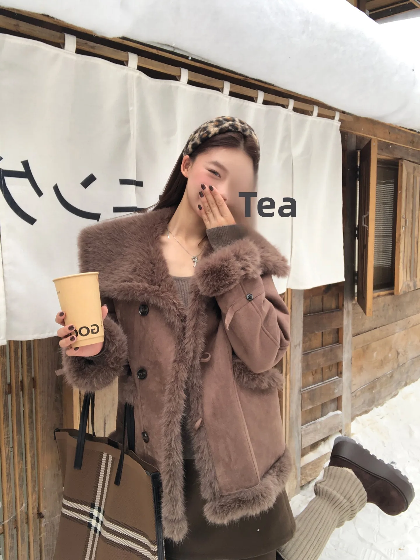 

Теплая замшевая куртка женская, новинка 2025 года, зимнее хлопковое пальто с меховым воротником, кожаная хлопковая одежда с мехом, корейский хлопковый костюм