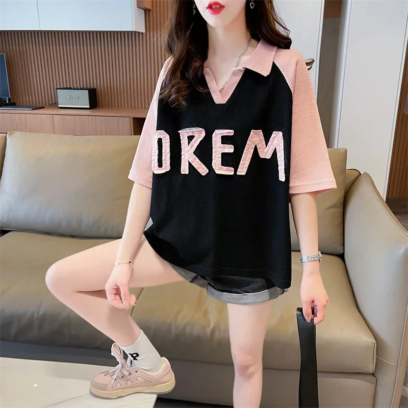 

DAYIFUN-Waffle Lapel T-shirts for Women Letter Contrast Patch Embroidery Short Sleeve Tops Korean Female V-Neck Summer New Tees