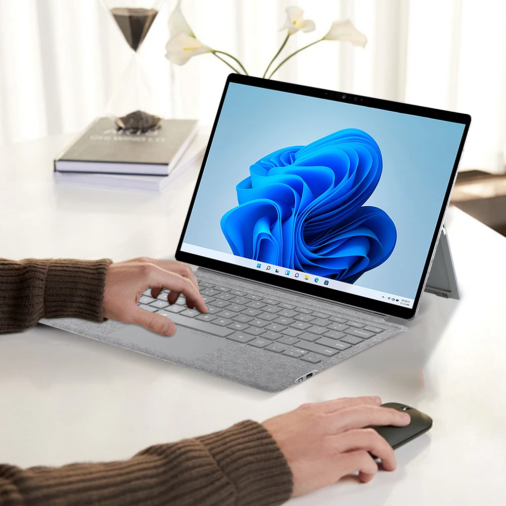 

Portable Wireless Keyboard 7 Colors Backlight BT Type Cover Keyboard Wireless Keypad for Microsoft Surface Pro 3/4/5/6/7/7 Plus