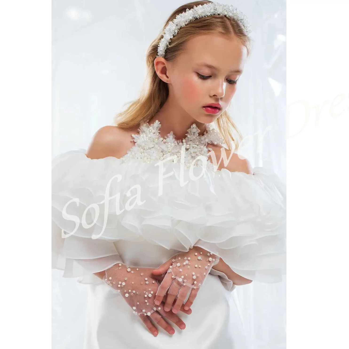 فستان فتاة الزهور الأنيق لحفلات الزفاف مخصص الرسن مطرزة قبالة الكتف ألف خط فوق الركبة فستان الفتيات ثوب التواصل الأول