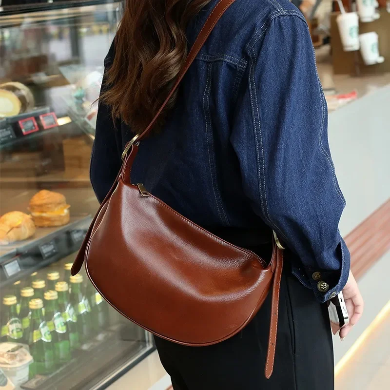 Leather Women's Bag 2024 New Vegetable Tanned Leather Underarm Messenger Bag Large Capacity Daily Commute Shoulder  Retro Bag