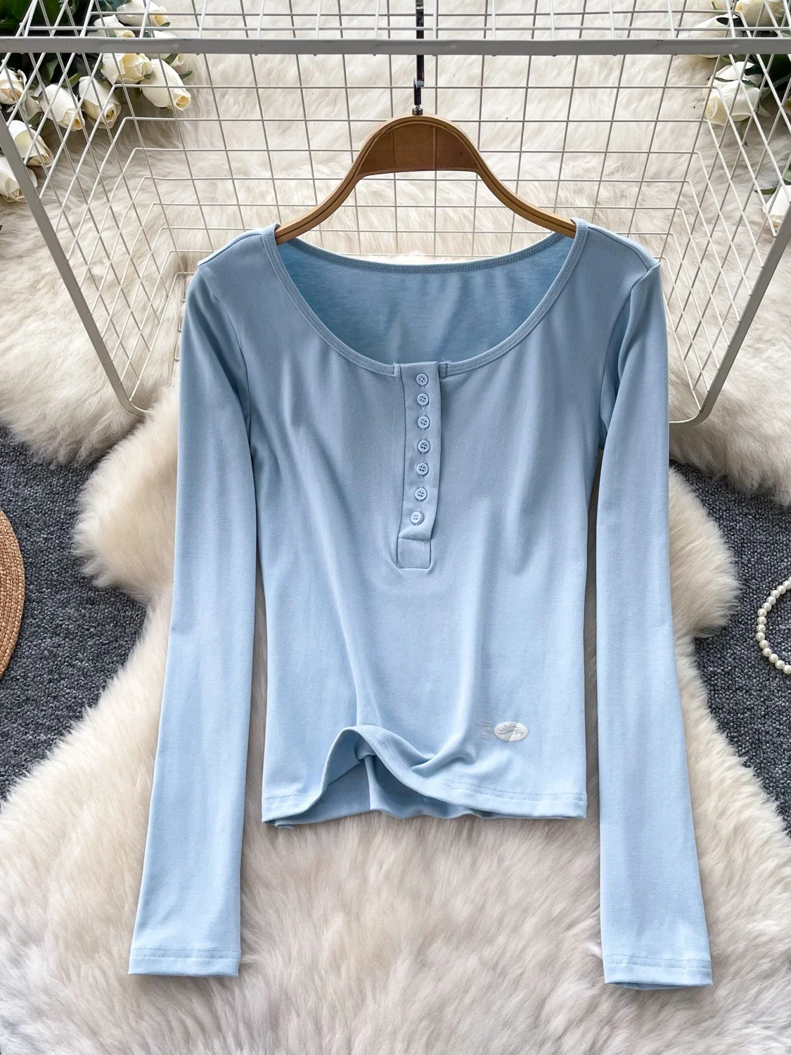 Slim Fit Long Sleeve V-Neck T-Shirt Women's Simple Style Button Design Base Shirt Top Autumn Wear Korean Version Body Shaping