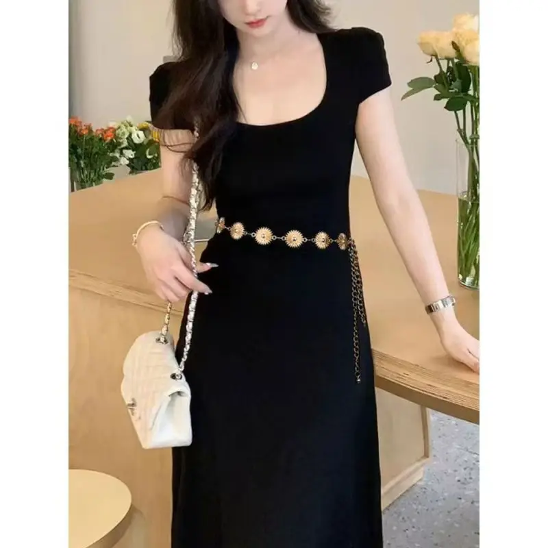 Süße Metall-Gänseblümchen-Blume für Damen, geschnitzt, modisches Kleid im westlichen Stil, dekorative Taillenkette