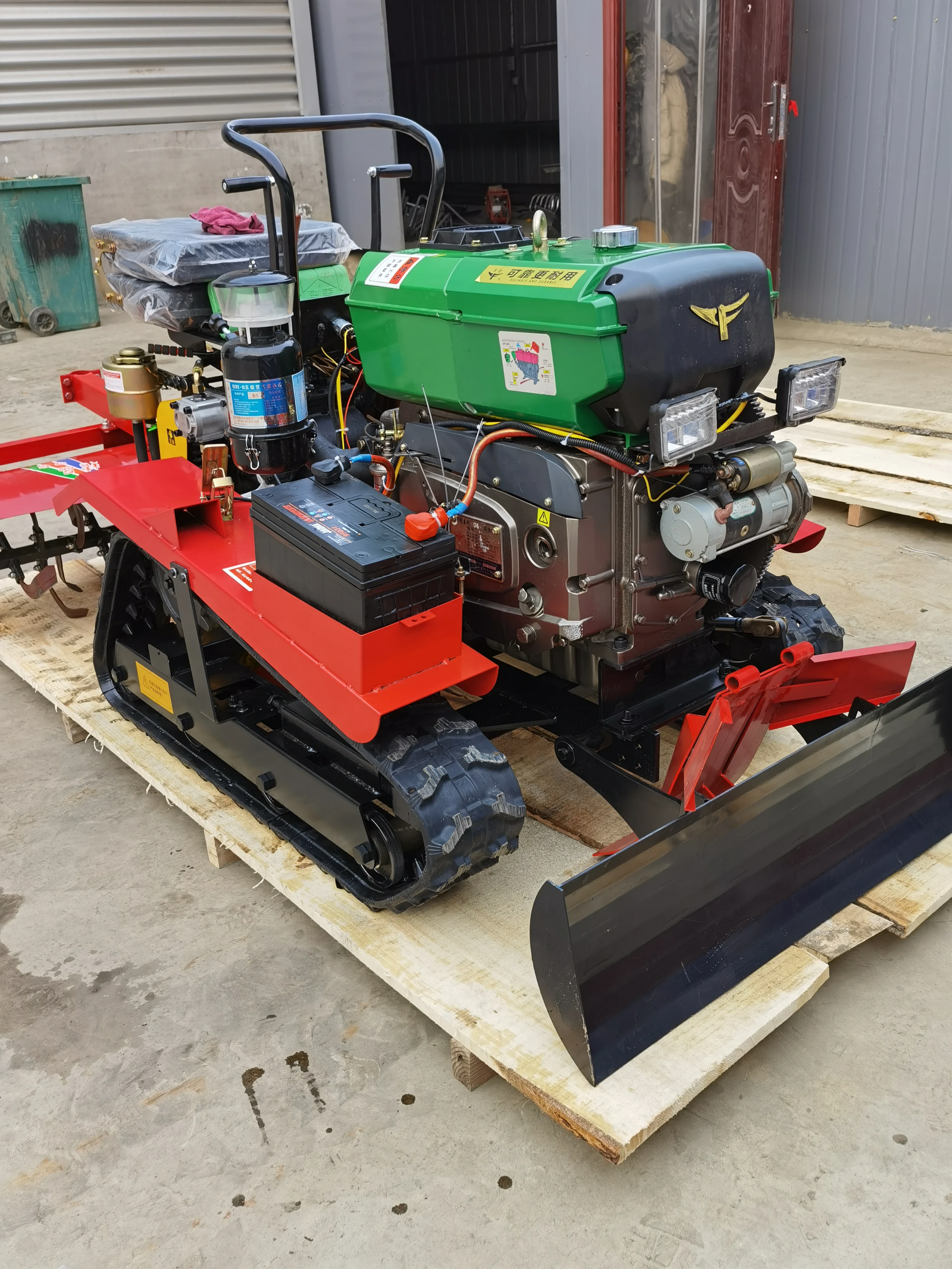 รถแทรกเตอร์ขนาดเล็กสำหรับฟาร์ม 25 แรงม้า 40 แรงม้า 45 แรงม้า 50 แรงม้า ลดราคาพิเศษ