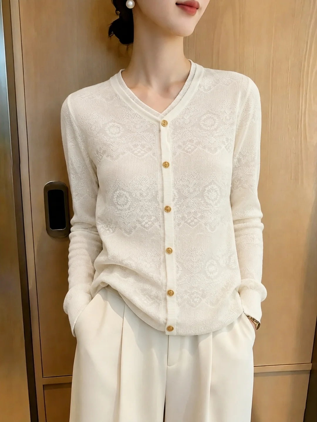 Comfortable Long Sleeve Knitted Sweater Women's Single Button Elegant Top Simple Match 2026 Autumn New Arrival Silk Blend