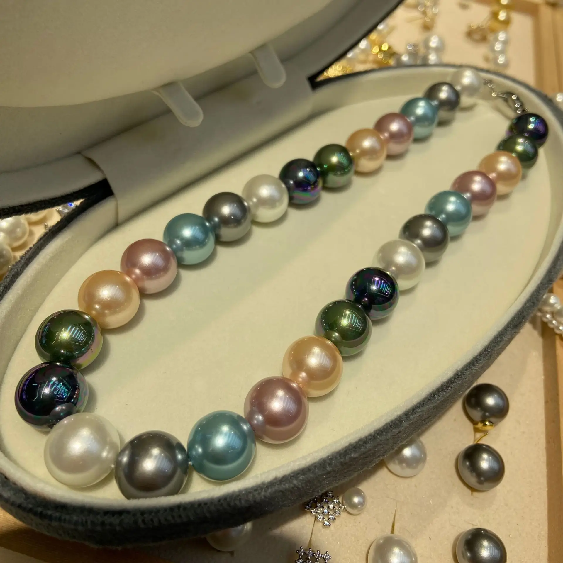 

Женское ожерелье из искусственного жемчуга с большими частицами 14 мм, винтажное ожерелье с павлиньим зеленым чернилами