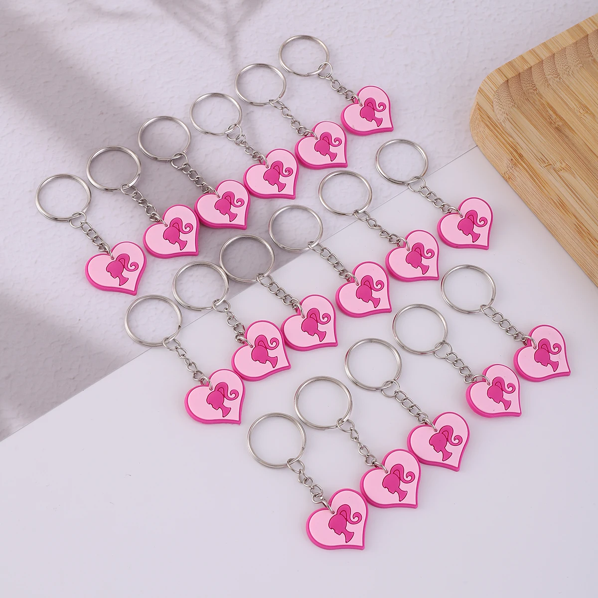 17pcs New PVC  Heart KeyChain,  Fashion Cute Key Ring Purse Bag Backpack  Accessories, Valentine\'s Day Gift For Men And Wmeon