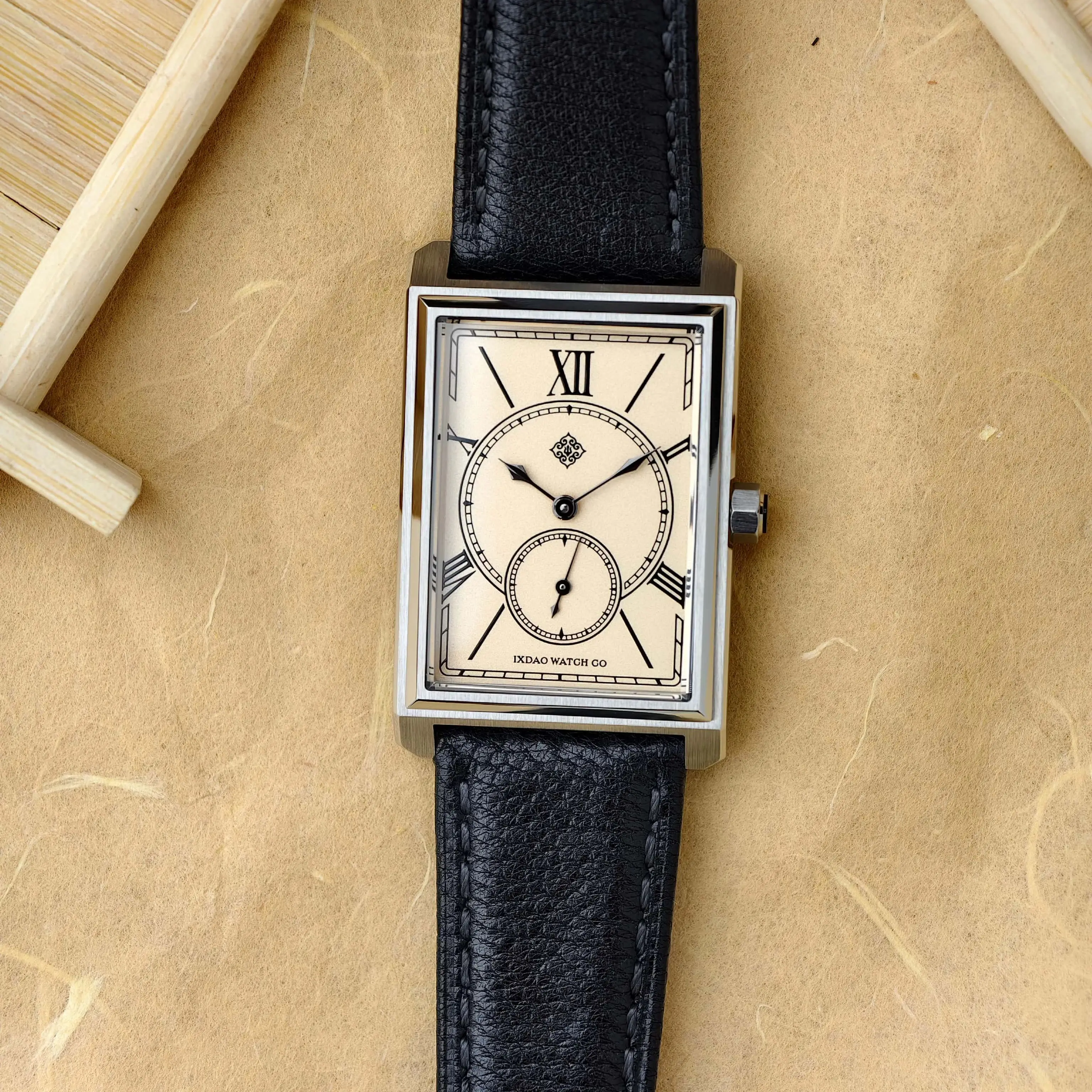 IX&DAO 2026 New Square Men's Q - đánh giá và giá Vintage Watch Crystal