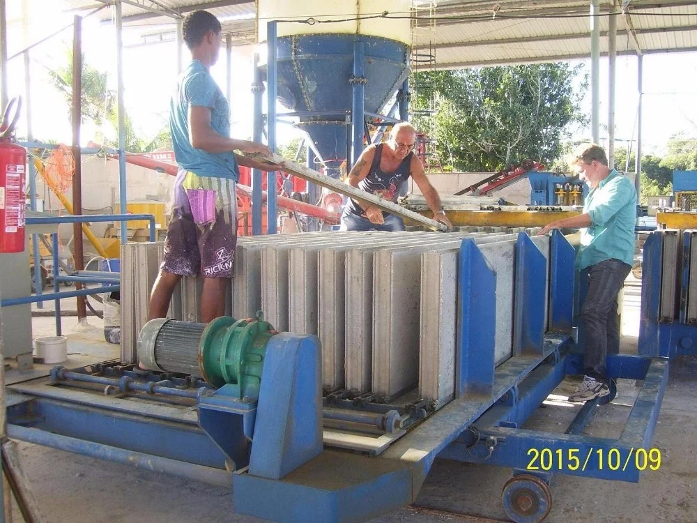 Pannello a muro per panini in schiuma di cemento EPS orizzontale che produce macchine Macchina per pannelli a parete in cemento SIP con stampo per componenti centrali