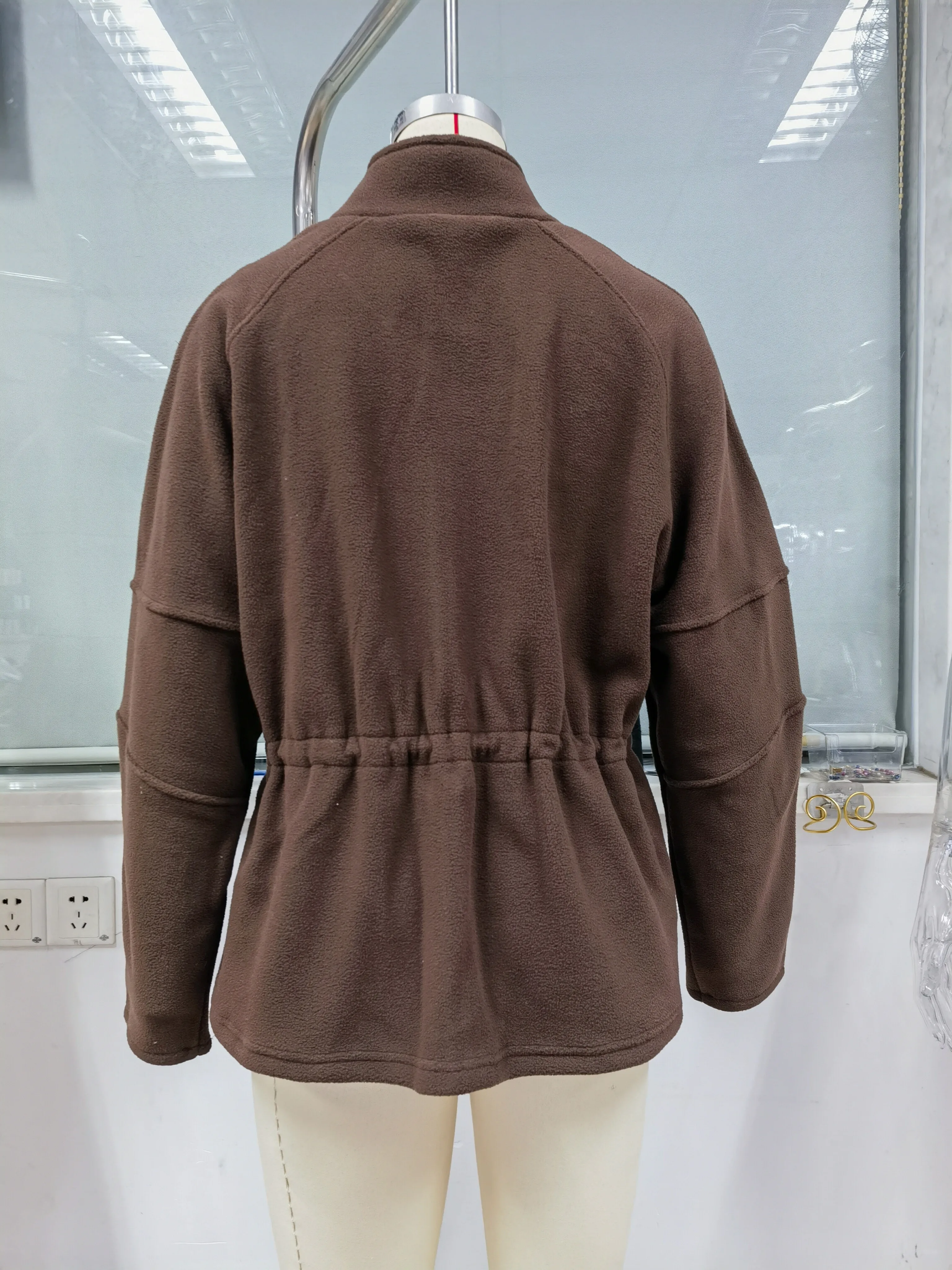 2026 Herbst Neue Fleecejacke für Damen mit Stehkragen und Kordelzug an der Taille, Streetwear-Mantel, Damen-Winter-Outdoor-Warme Weiche Fleecejacke – Detail 1