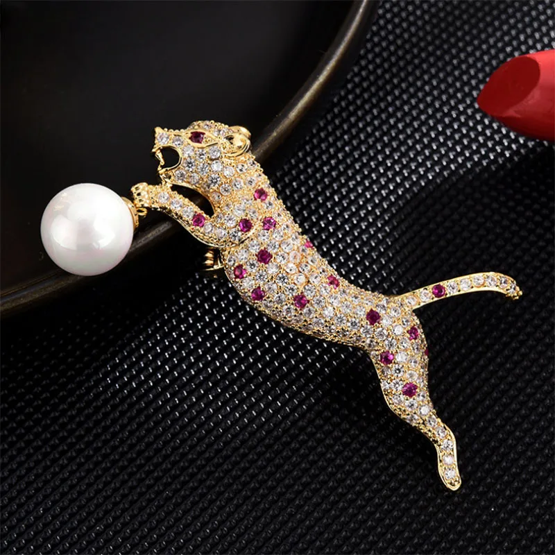 European and American Fashion New Copper Inlaid AAA Zircon Leopard Brooch Luxury Animal Pin