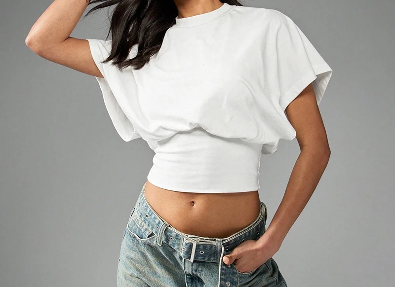 

2025 Summer Women's Clothing Design Sense Round Neck Pullover Short Sleeved T-shirt Versatile Solid Color Loose Top