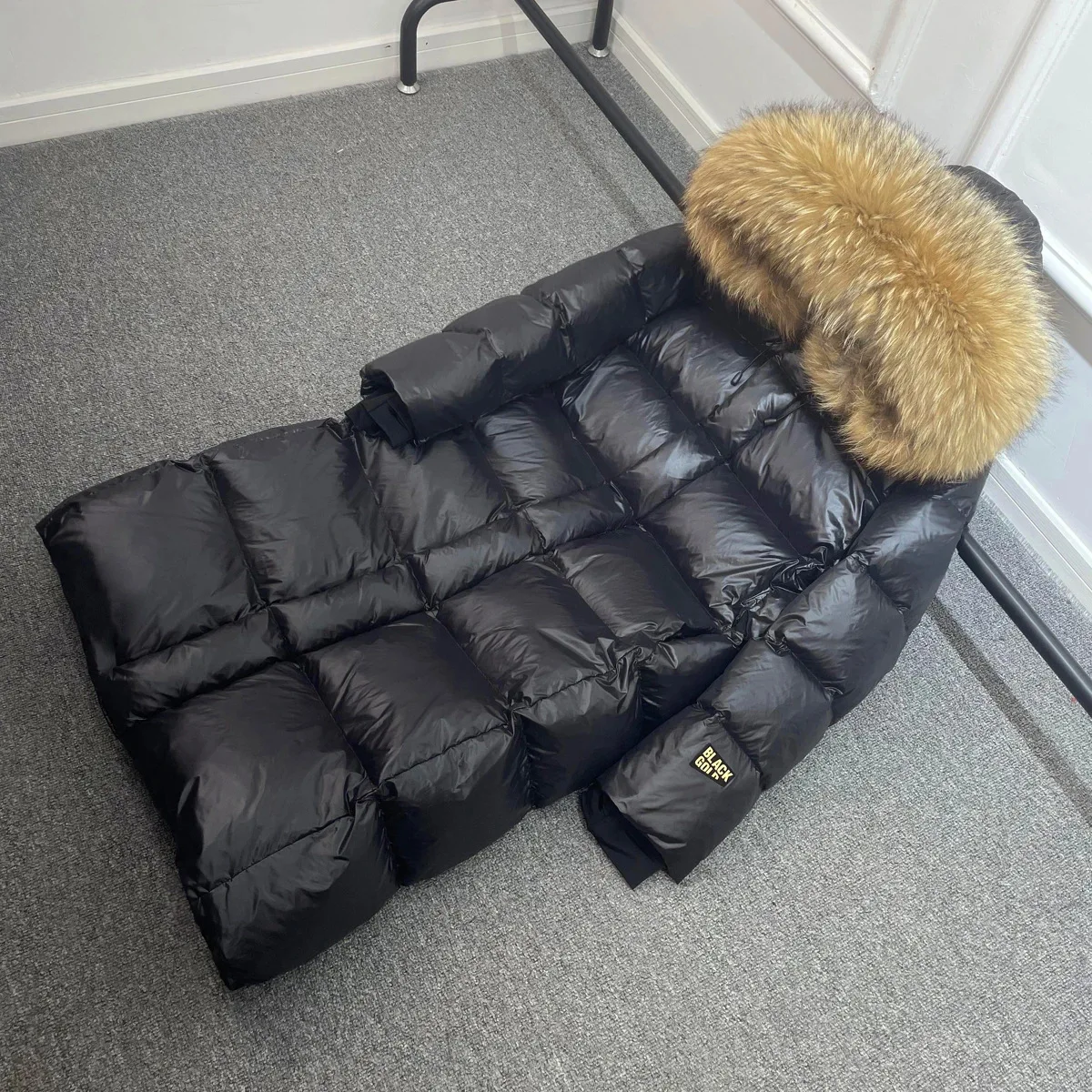 2025 nueva chaqueta acolchada de invierno para mujer Parkas cálidas con capucha gruesa piel de mapache Natural grande con capucha 90% plumón de pato blanco