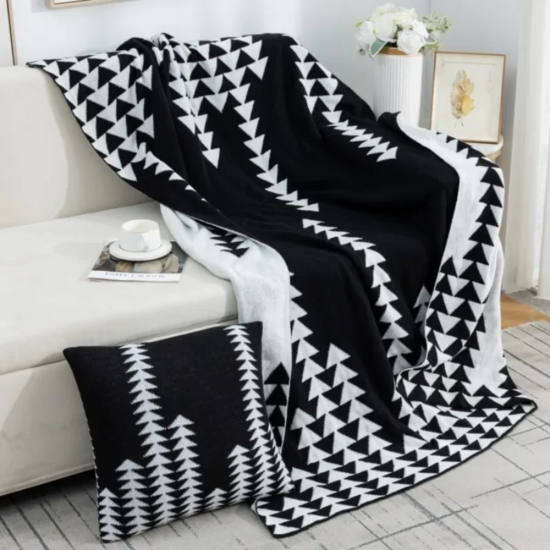 Otoño e Invierno nueva manta geométrica simétrica de felpa de ciervo jacquard de punto suave y cómoda manta para siesta de oficina
