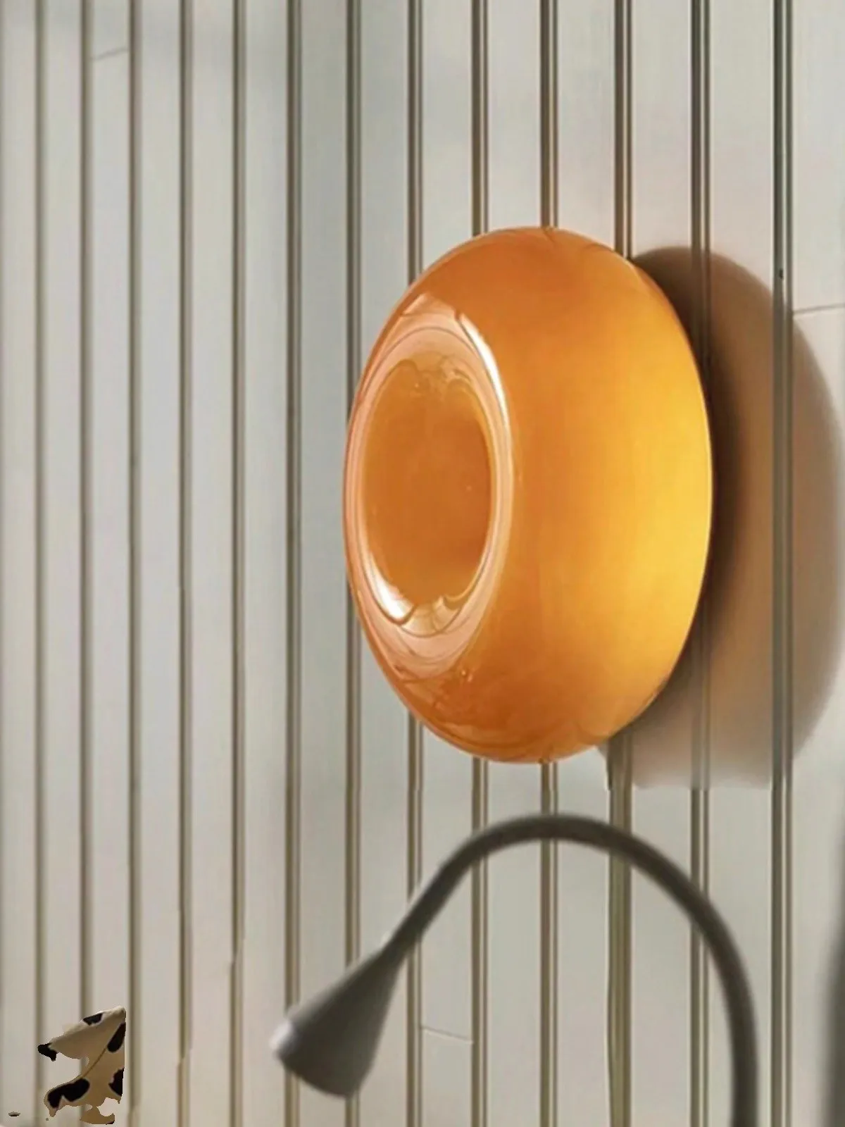 Light luxury Creativity Design Unique Cream Style Sweet Ring Wall-Mounted Lamp Living Room Decoration Bauhaus Advanced Wall Lamp