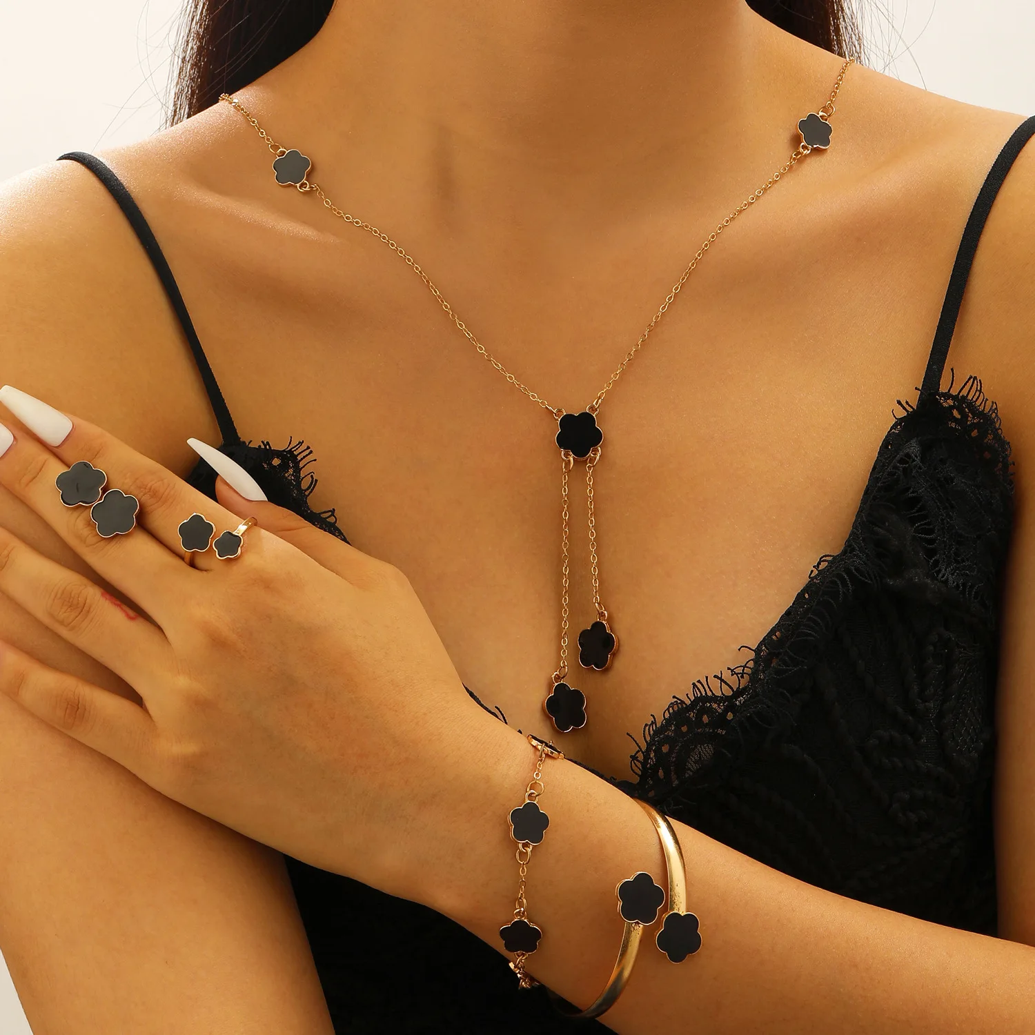 5Pcs Gold Plated Five-leaf Flower Necklace Bracelet Ring Earrings for Women Elegant Fashion Design Jewelry Set Daily Party Gifts