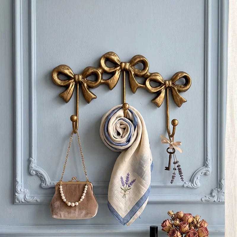 Stylish Bow-shaped Golden Iron Decorative Hooks, Heavy Duty Wall Mount Metal Hooks Hanging Garments Keys for Indoor Bedroom Livi