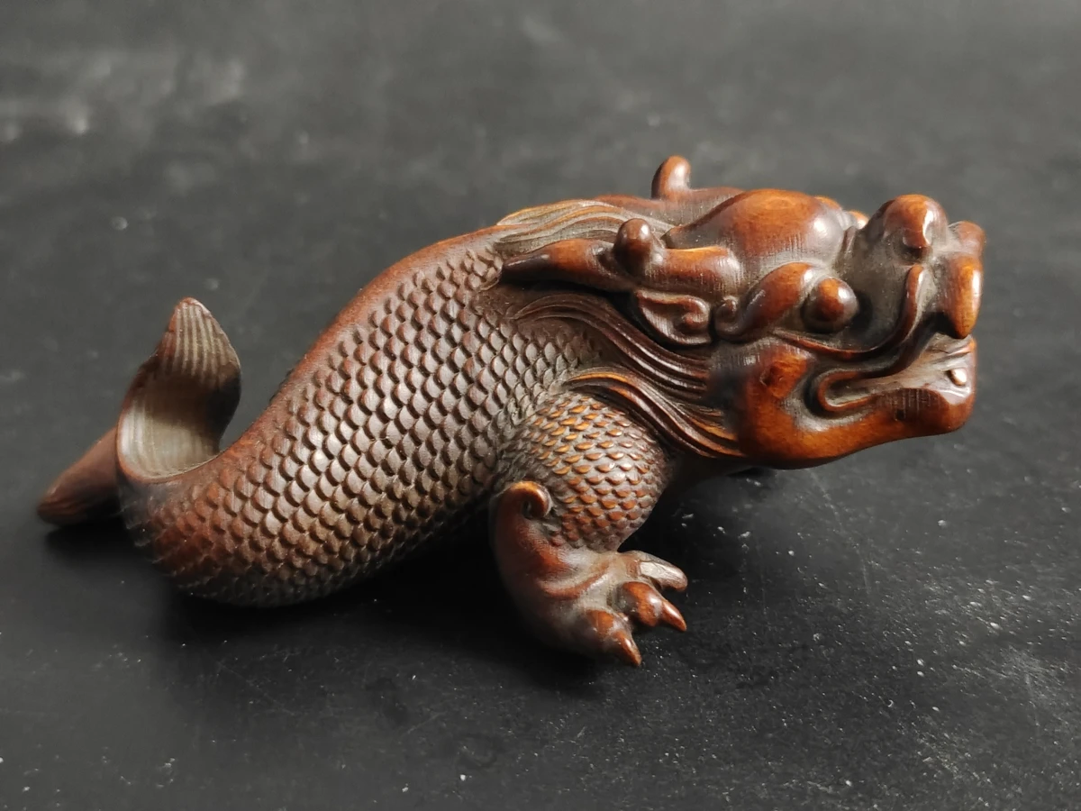 Old Chinese boxwood hand carved Loong Dragon Statue Ornament Netsuke Gift