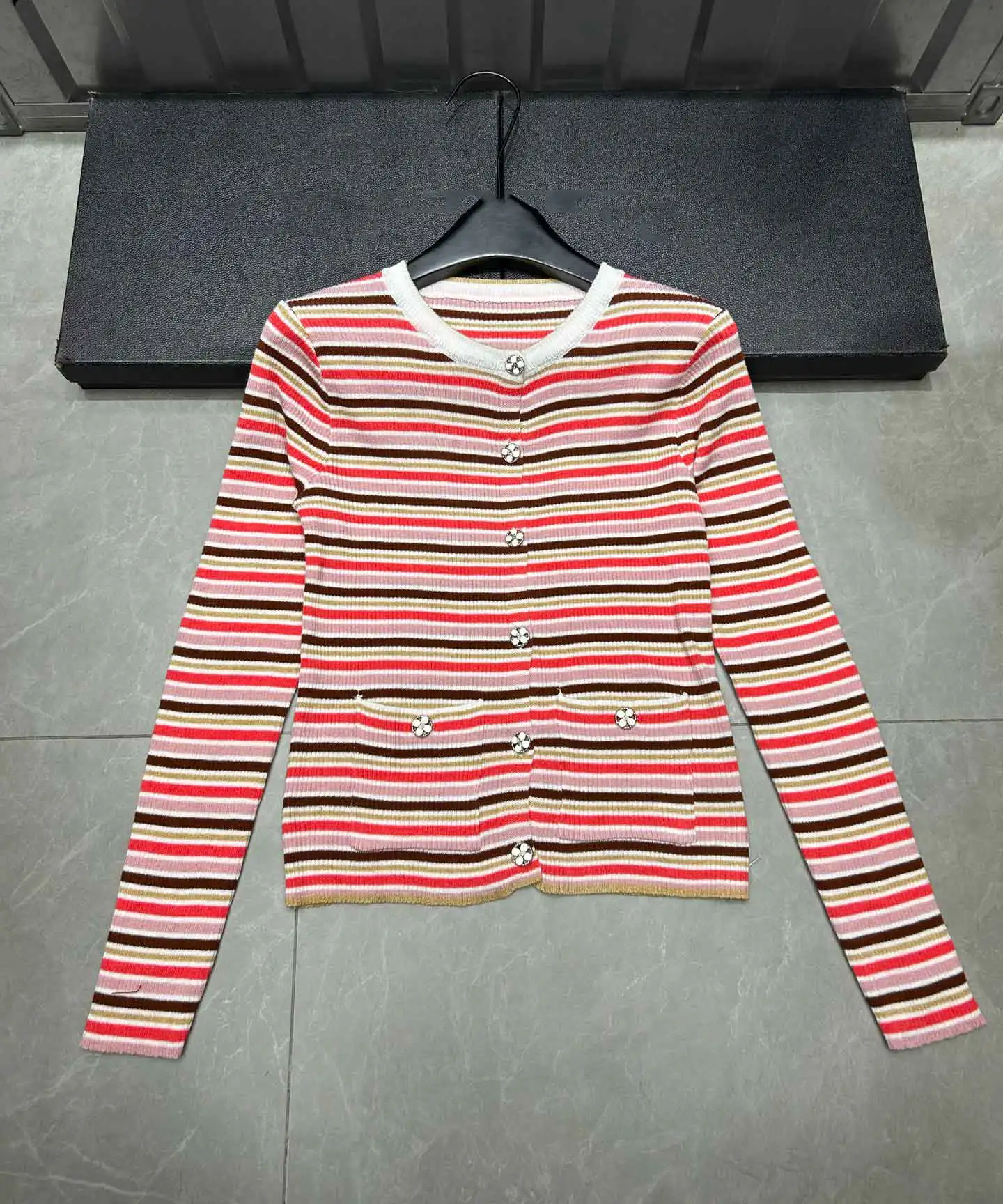 

Вязаный свитер в полоску с длинными рукавами в стиле ретро, женская приталенная базовая рубашка, кардиган, топ, корейская мода, высокое качество F543