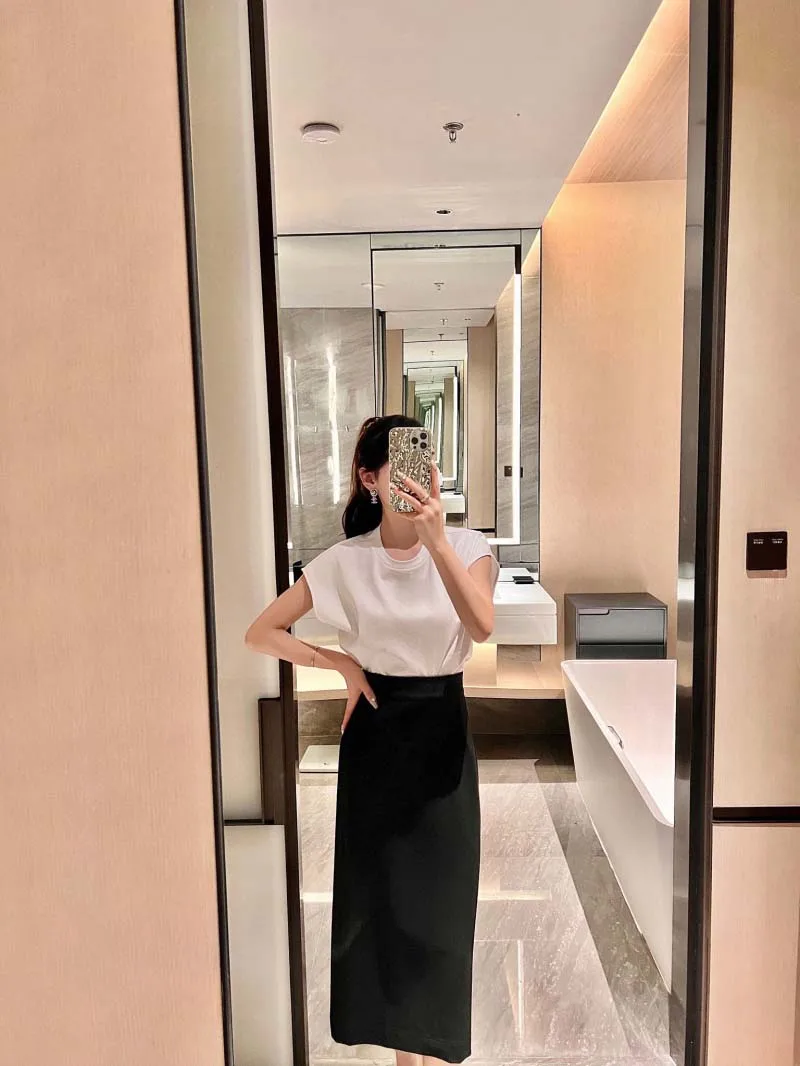 

Commuting style women's half skirt is fashionable, exquisite, simple, slim fitting, slimming, hip hugging, versatile long skirt