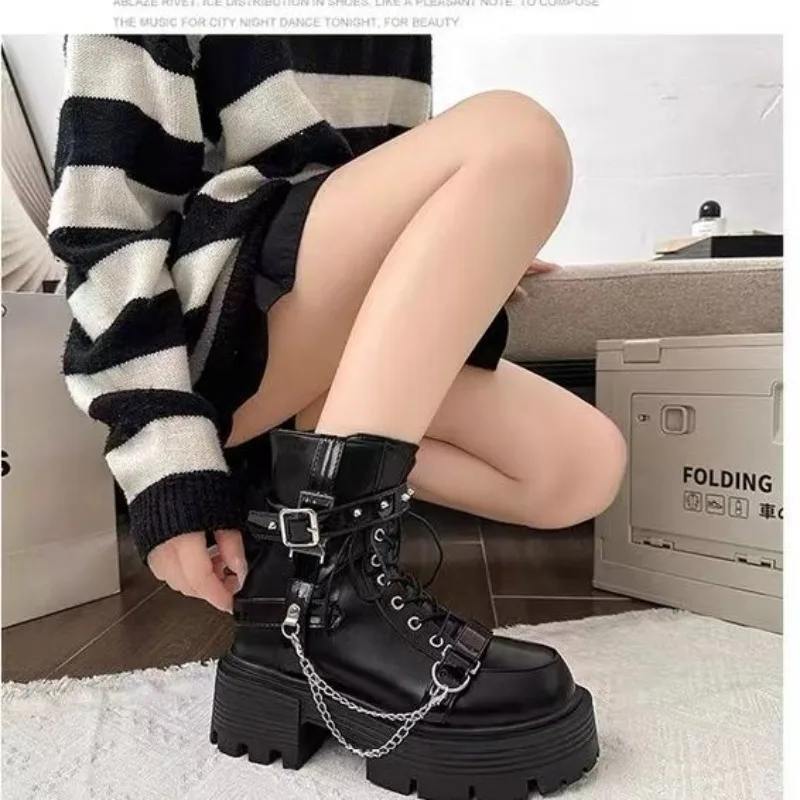 

Women Boots British Style Platform Boots Goth Punk Women Locomotive Boot Fashion Belt Buckle Thick Sole Ankle Boots Botas Mujer
