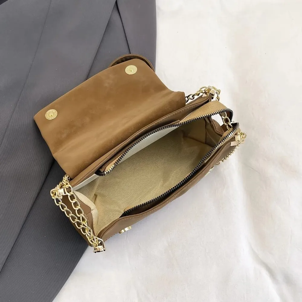 Hochwertige Wildleder-Schultertasche mit Großer Kapazität Ketten-Umhängetasche Quadratische Handtasche für Damen – Detail 7