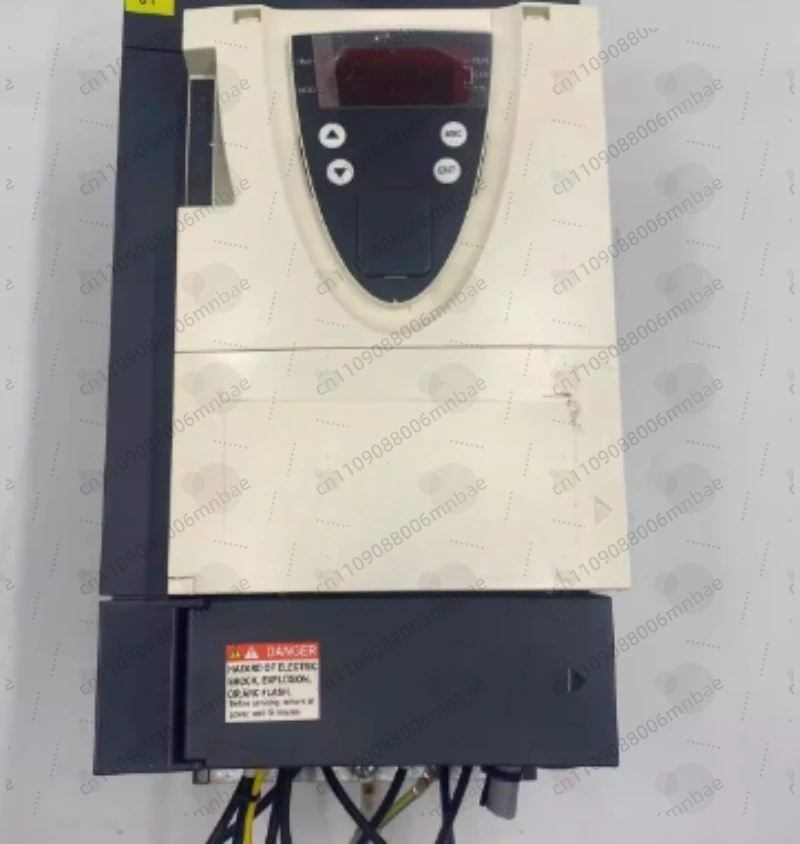 

ATV71HU30N4Z Б/у преобразователи частоты ATV71 3кВт 3P 380В переменного тока