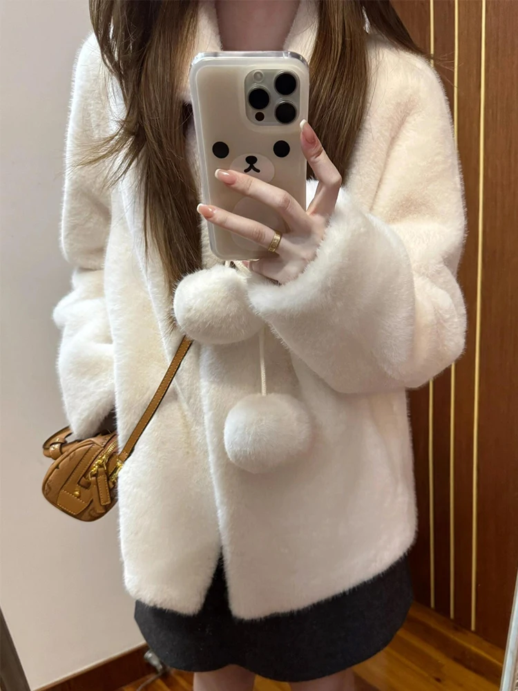 

Зимняя утепленная короткая женская куртка из норкового вельвета 2025 года: стильное приталенное пальто из меха, повседневное, прямого кроя, с длинными рукавами и боковыми карманами